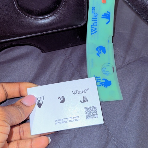 Authentic off-white burrow bag - Picture 6 of 6